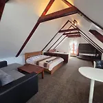 - Restaurant U Zámku Gasthof