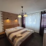 - Restaurant U Zámku Bečov nad Teplou