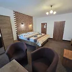 - Restaurant U Zámku Gasthof Bečov nad Teplou