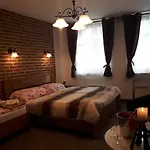 - Restaurant U Zamku Pensjonat
