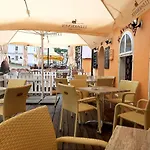- Restaurant U Zamku בית הארחה Bečov nad Teplou