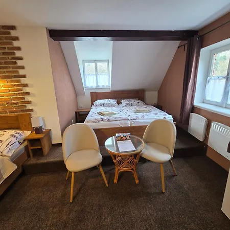 - Restaurant U Zamku 3* Bečov nad Teplou