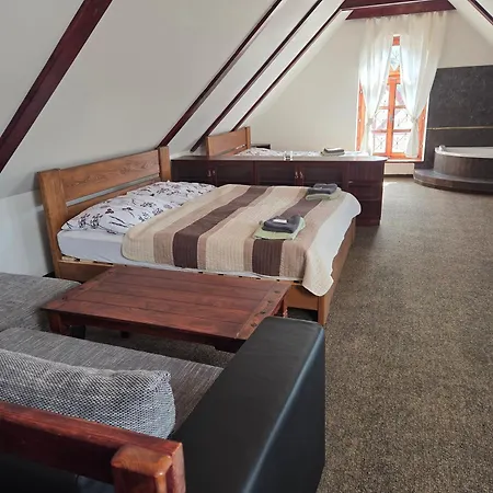 - Restaurant U Zamku Bečov nad Teplou