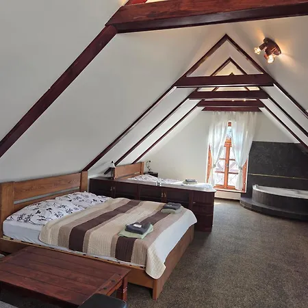 - Restaurant U Zamku Gæstehus Bečov nad Teplou