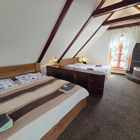 - Restaurant U Zamku 3* Bečov nad Teplou