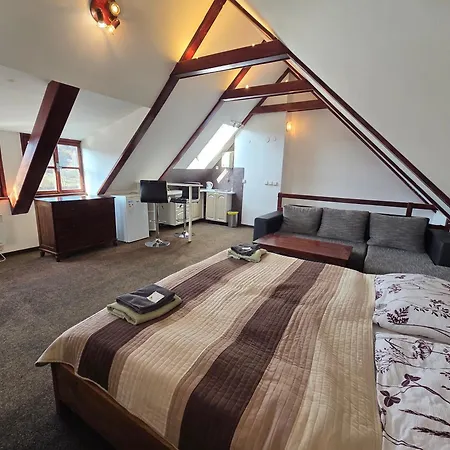 Pensjonat - Restaurant U Zamku 3*