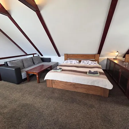 - Restaurant U Zamku 3* Bečov nad Teplou
