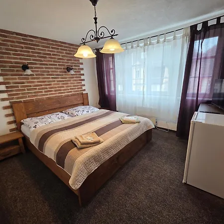 - Restaurant U Zamku Pensjonat 3*