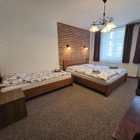 - Restaurant U Zamku 招待所 Bečov nad Teplou