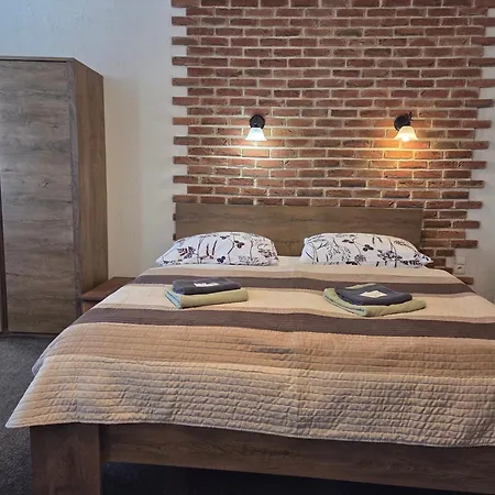- Restaurant U Zamku
