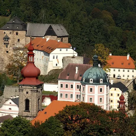 - Restaurant U Zámku 3* Bečov nad Teplou