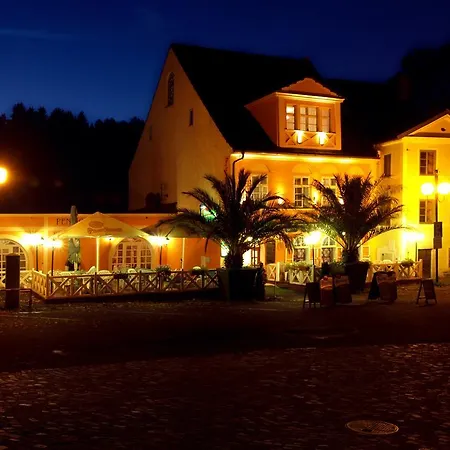 - Restaurant U Zámku Gasthof 3*