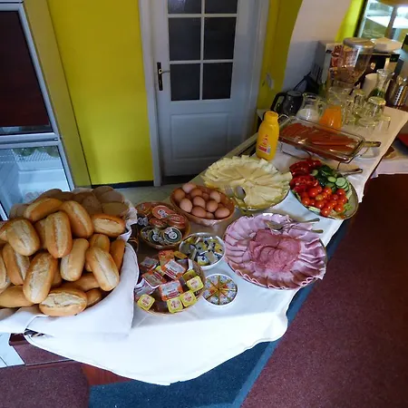 - Restaurant U Zámku Gasthof 3*