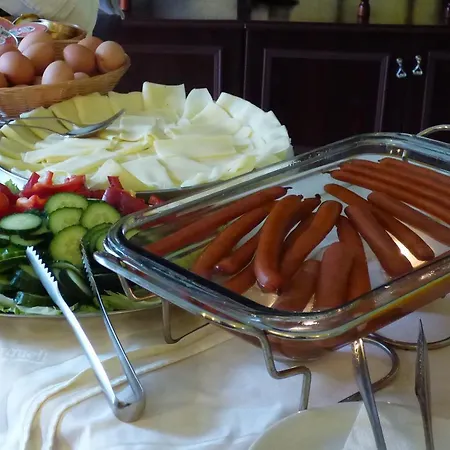 - Restaurant U Zámku Penzion