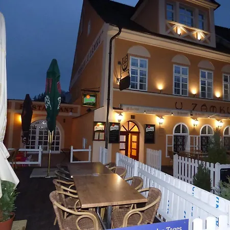 - Restaurant U Zámku 3*