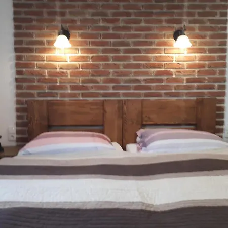 - Restaurant U Zámku Gasthof