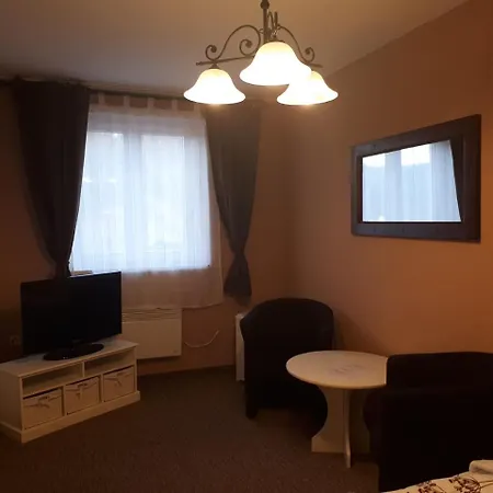- Restaurant U Zámku 3* Bečov nad Teplou