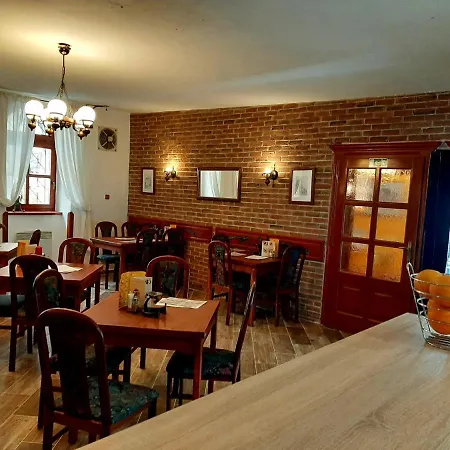 - Restaurant U Zámku Bečov nad Teplou