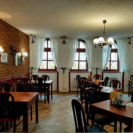 Pensjonat - Restaurant U Zamku