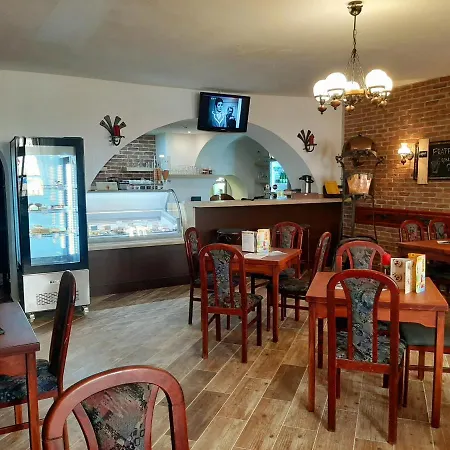 Pensjonat - Restaurant U Zamku 3*