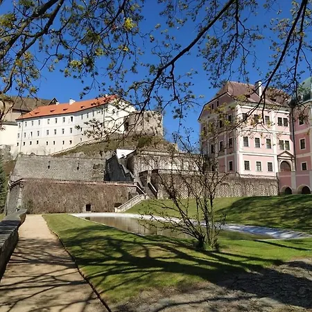 - Restaurant U Zámku Bečov nad Teplou