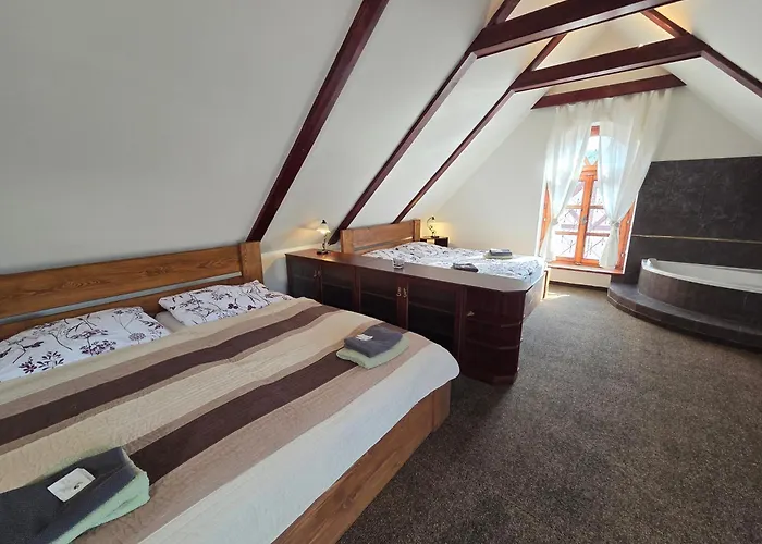 - Restaurant U Zámku 3* Bečov nad Teplou
