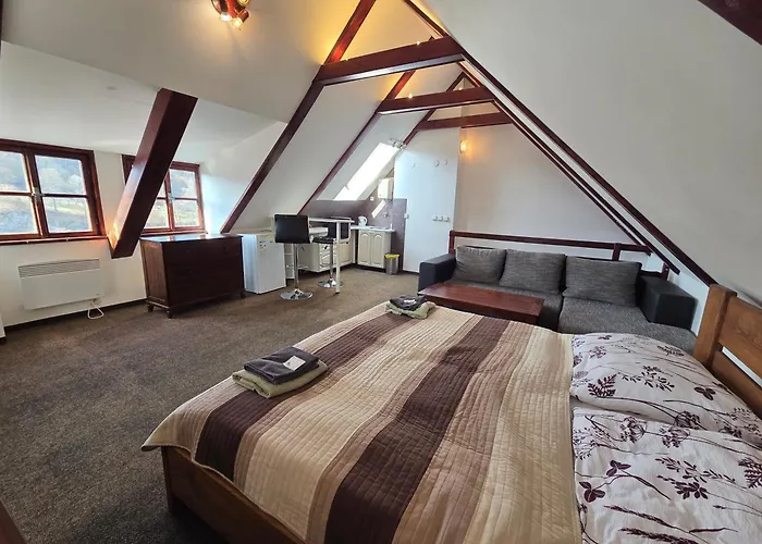 Penzion - Restaurant U Zámku 3*