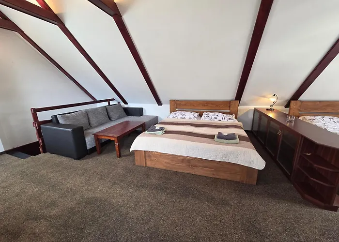 - Restaurant U Zámku 3* Bečov nad Teplou