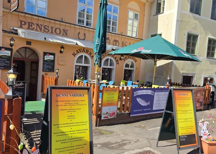 - Restaurant U Zámku 3* Bečov nad Teplou