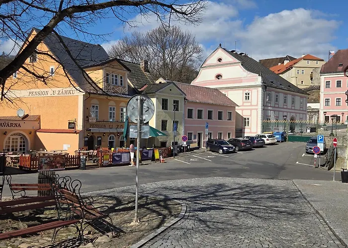 - Restaurant U Zámku 3* Bečov nad Teplou