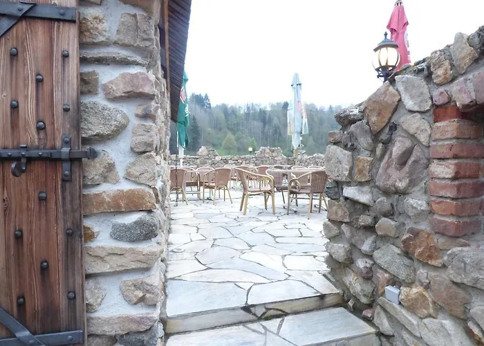 - Restaurant U Zamku
