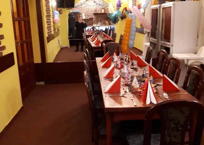 - Restaurant U Zámku 3* Bečov nad Teplou