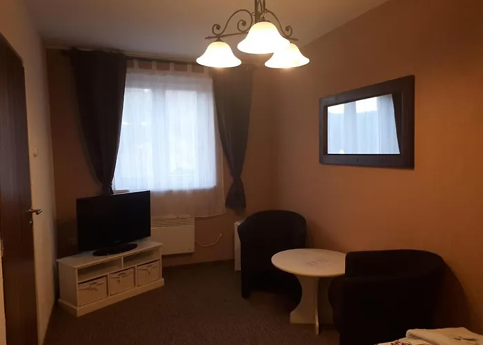 - Restaurant U Zámku 3* Bečov nad Teplou