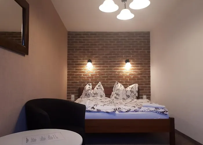 - Restaurant U Zámku Penzion 3*