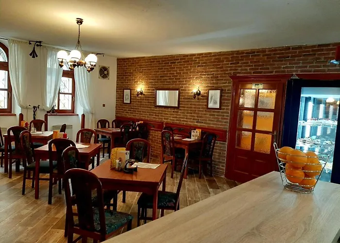 - Restaurant U Zámku Bečov nad Teplou