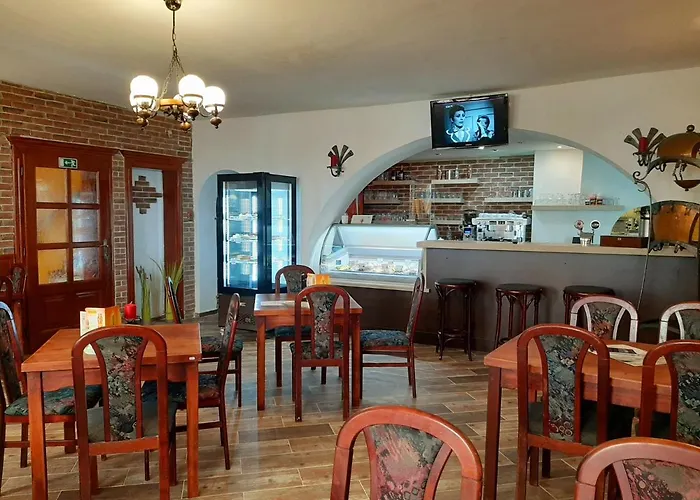 - Restaurant U Zámku Bečov nad Teplou